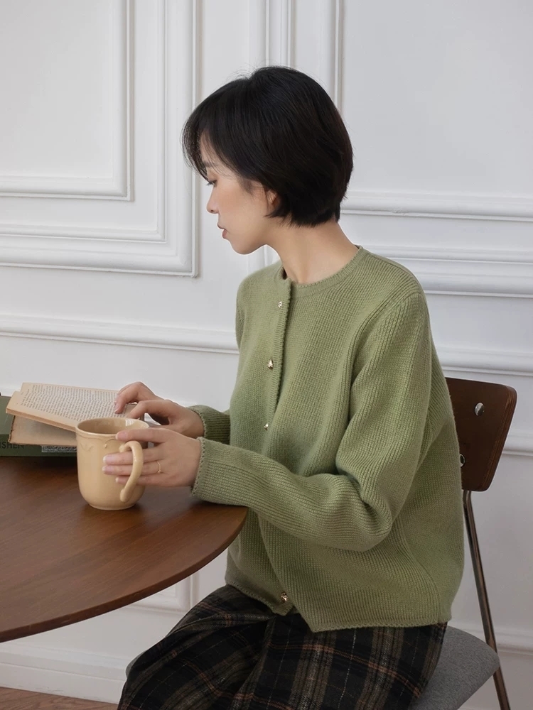 更上一层楼 “毛衣”怎么穿出时尚感?看看这些搭配造型,保暖温柔又显瘦