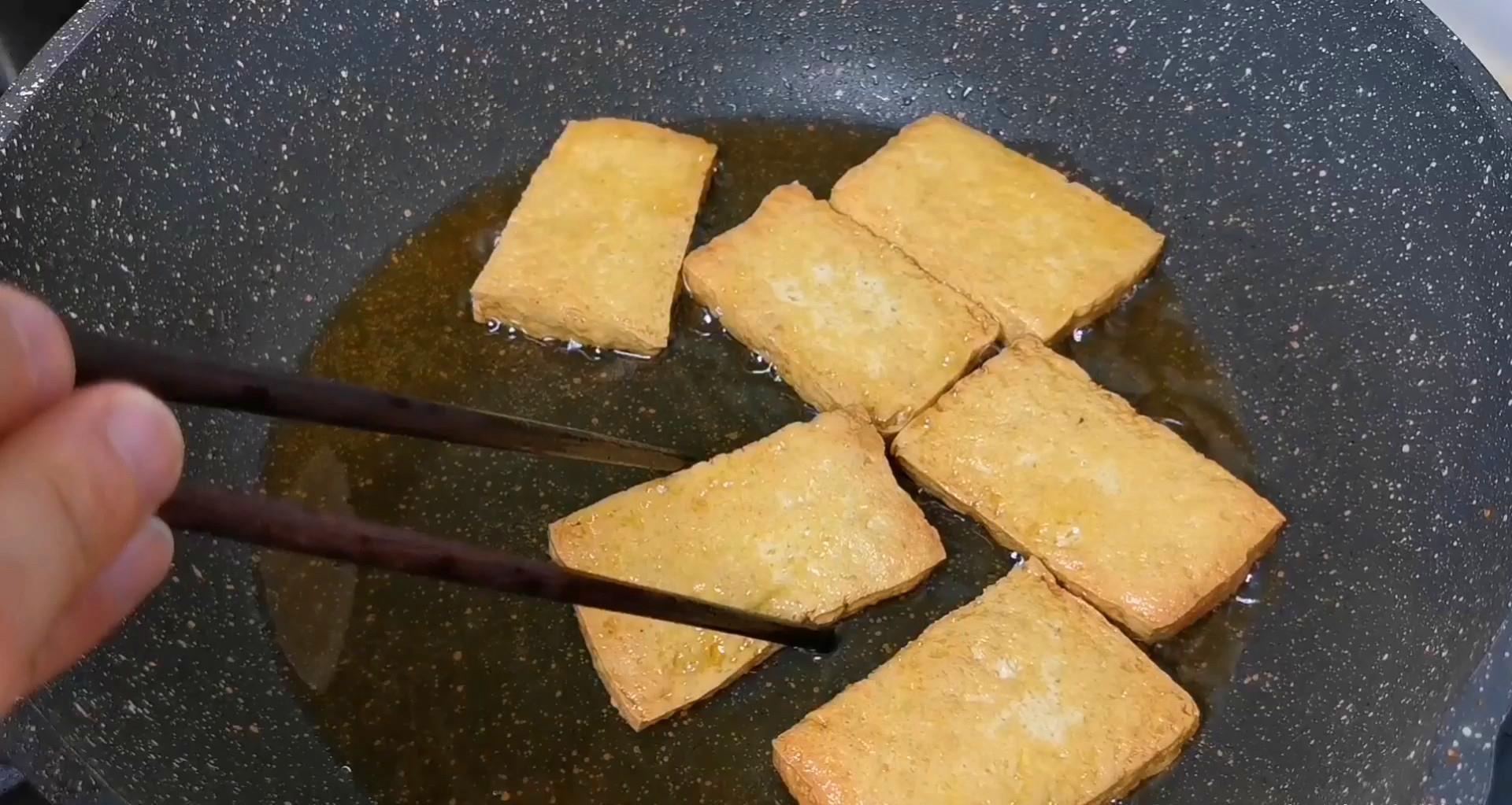  腥味|不管煎什么鱼，只要牢记4点！鱼皮不破不粘锅，还没一点腥味