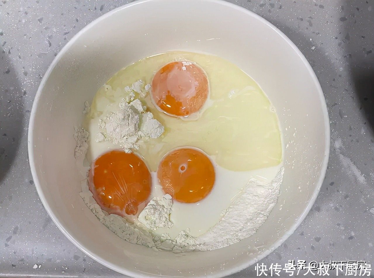 松软|没烤箱也能做！大叔教你古早味蛋糕，绵密松软，简单易学，超好吃