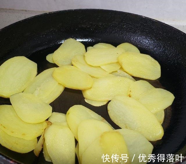 番茄酱土豆片|番茄酱土豆片,简单美味,香,孩子的最爱!