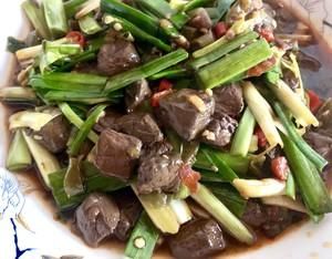  青蒜炒鸭血-有它能吃两大碗饭
