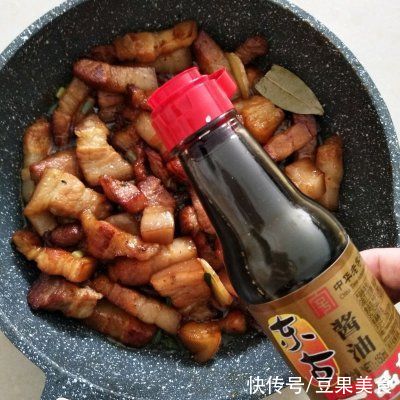 翻炒均匀|红烧肉这菜比牛肉营养还高，补脑益智，全家人都爱吃