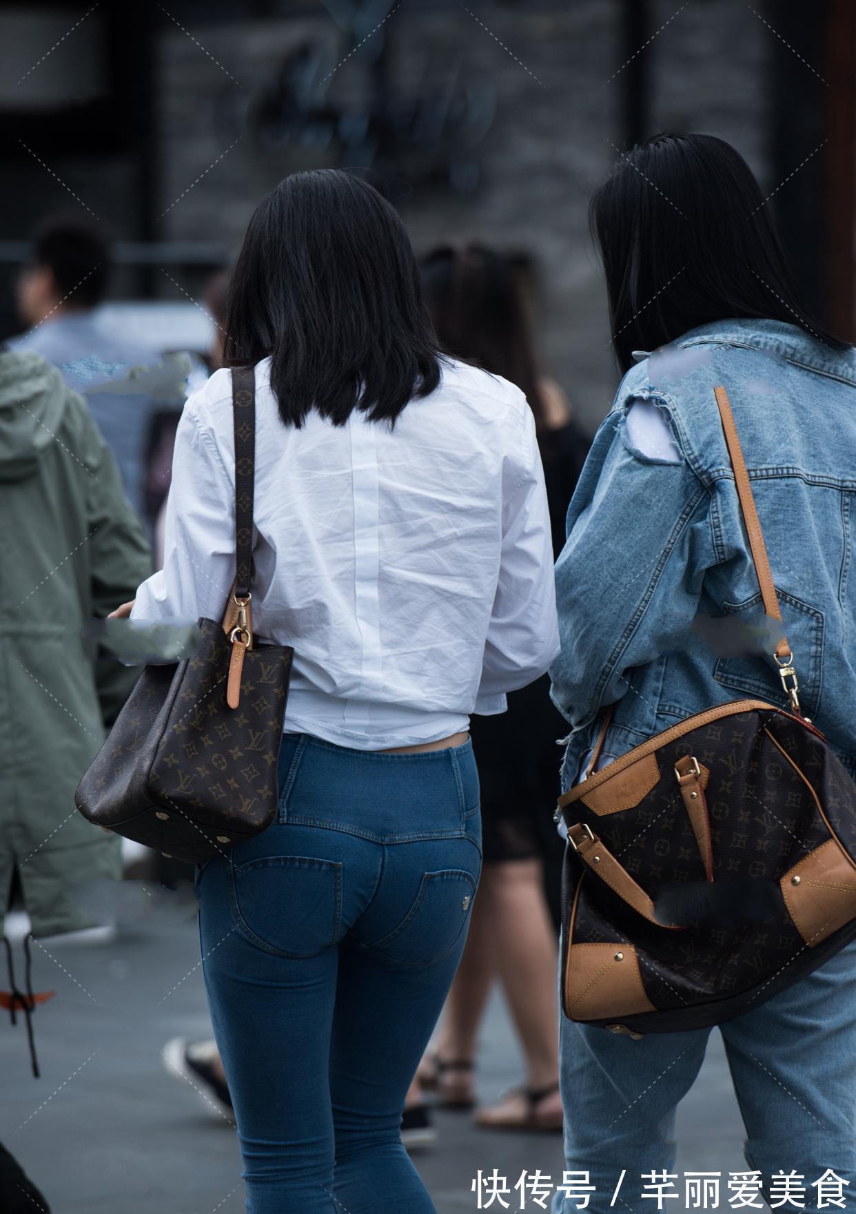 单品 百搭衬衫搭配牛仔裤,简约随性又舒服,尽显知性美感