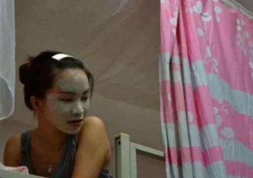 初中学生妹别尝试这3发型,不是不好看,只是容易变成“秃头少女”