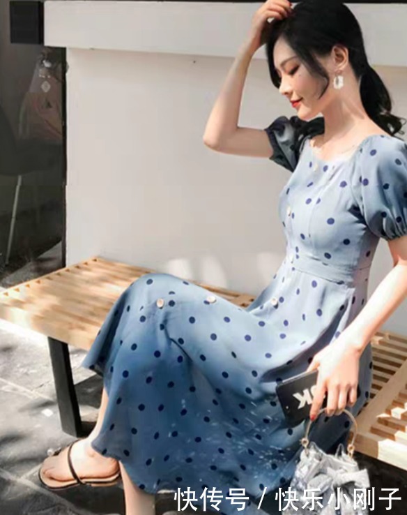 有气质|蓝色系连衣裙,黄皮小姐姐超显白,清新有气质、淡雅吸睛,你有吗