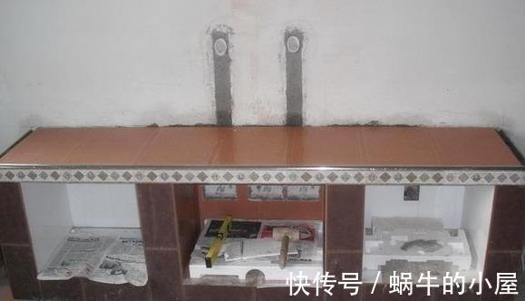 水泥|电视柜太贵，公公帮我们用砖砌一个，成本不到100块，效果太赞！
