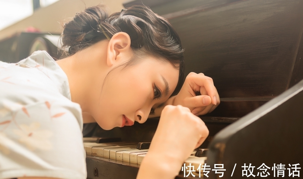 夜萤@诗·八首丨有恨天庭划两地,唯求鸳鸟一朝情