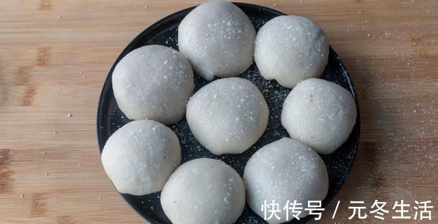 糯米糍|糯米粉学会这样做，软糯香甜不粘牙，比汤圆还香，端上桌就被抢光