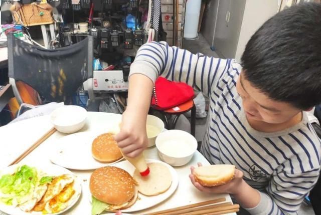 积食|儿科医生提醒，带娃早上2坚持，晚上2不要，孩子不积食少生病