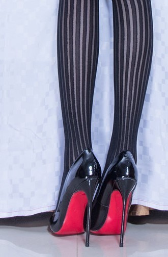 身姿 高跟鞋衬托出窈窕曼妙的身姿,充满轻盈优雅,极具魅力