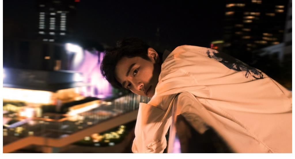 紀念日|肖戰(zhàn)杭州話劇彩排，曬自拍送祝福！劇組暖心請客吃月餅