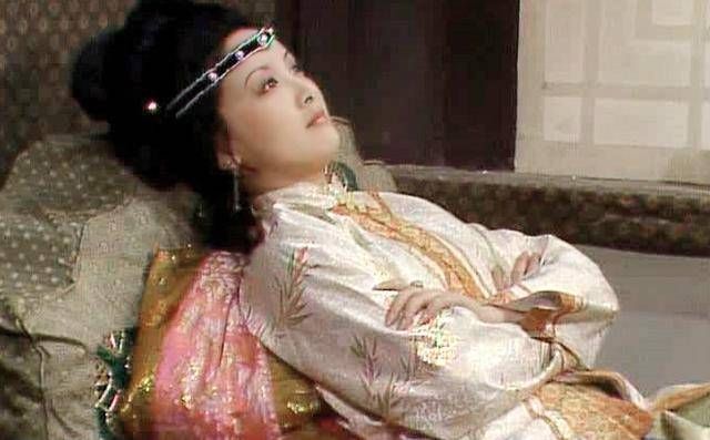 本性|王熙凤考验了2位女子的智商,1人看透她的本性,另1人被她害死