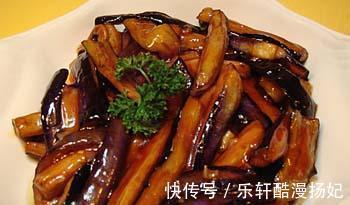 寒性食物|夏天茄子不要炒着吃了,大厨教你新吃法,一蒸一拌,酸辣爽口美味