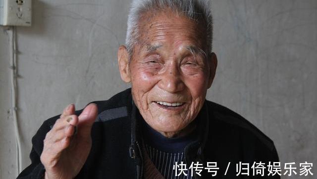 男性寿命|刮胡子频率,会影响男性寿命最好避开三个时间,别拿健康开玩笑