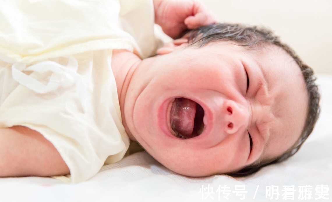 睡眠|婴儿睡觉时为什么妈妈一走就秒醒?3个原因,只有妈妈才懂