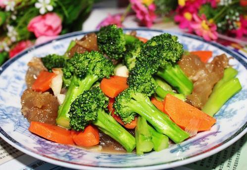 酸性物质|女性常吃“碱性蔬菜”，让你的面色有光泽，延缓衰老