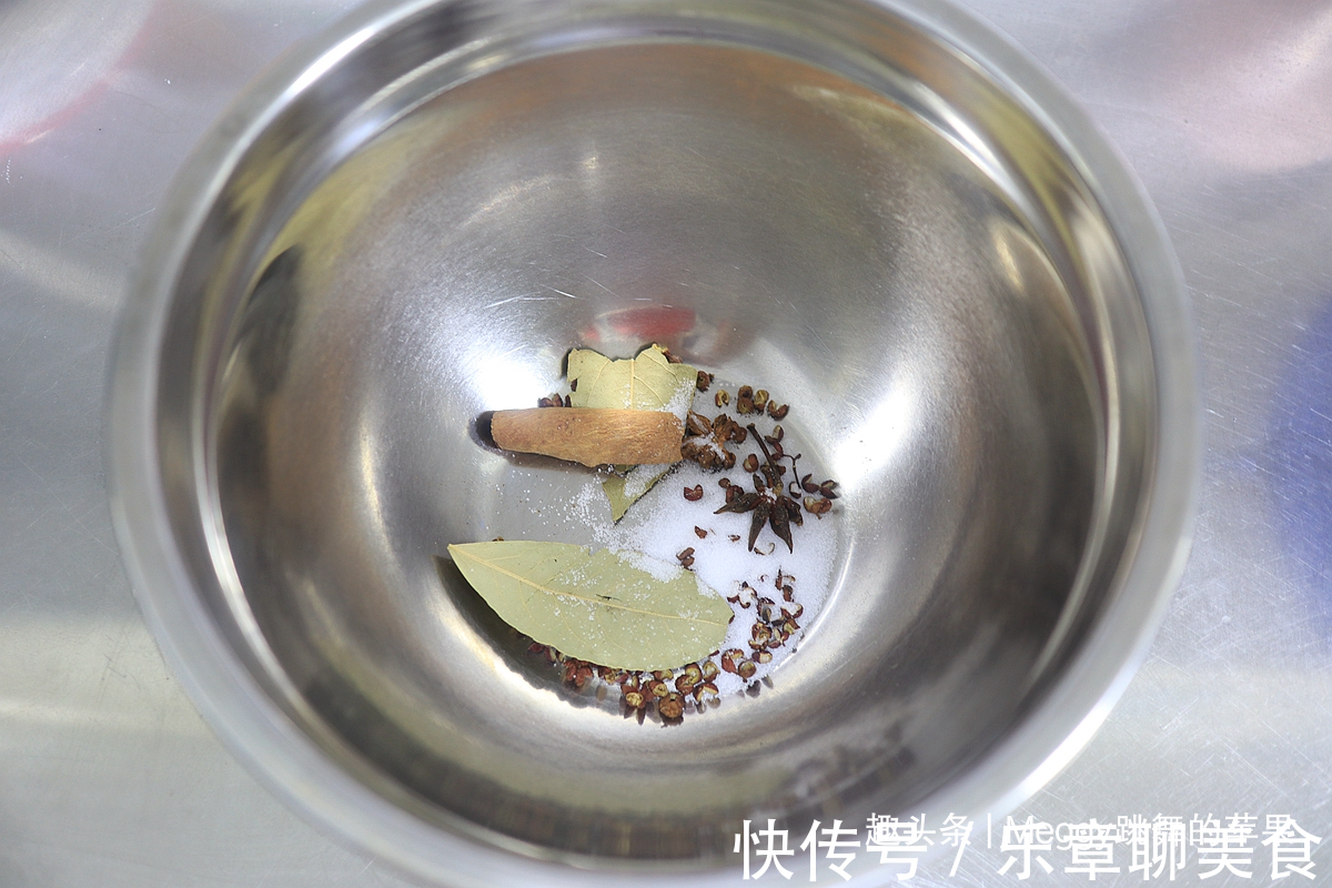 浸泡|夏天最爱的卤花生，直接冷水下锅煮就错了，多一步香糯入味