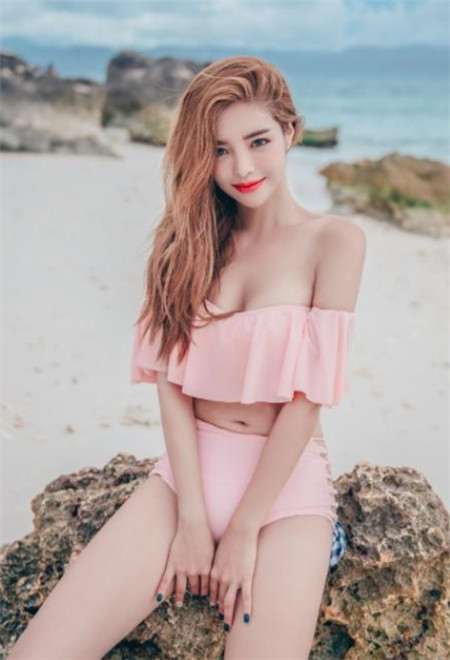 简约|街拍温文儒雅的小姐姐,简约而不简单,养眼又好看