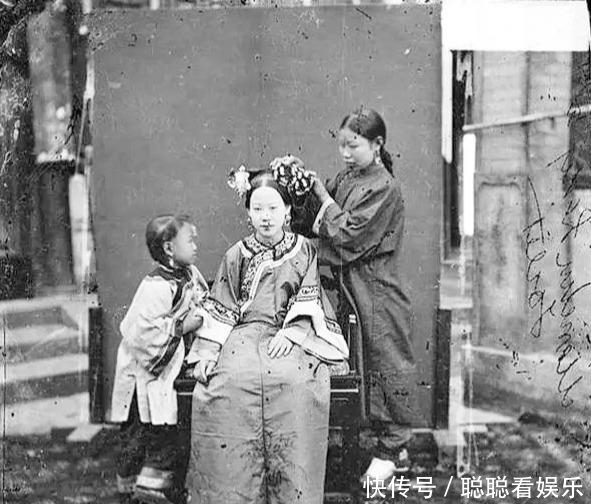 老照片|外国人拍下的老照片：清朝贵族小姐出嫁全过程，新娘打扮很别致！