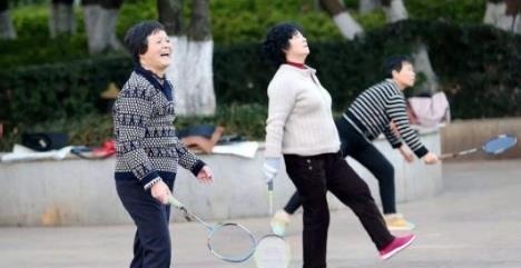 小知识|百岁老人“血管”年轻像70岁,养生与喝水睡觉无关,与此3事有关