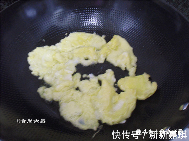 胡萝卜素|多给家人做此菜,营养丰富又简单,减少腹部脂肪堆积,防近视