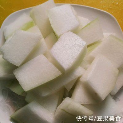 冬瓜|教你做灵魂炖鸡块，好吃不腻，每次做的都不够吃