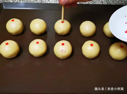 台湾每到过节就脱销的绿豆椪,教你在家做,内馅居然能吃出空气感