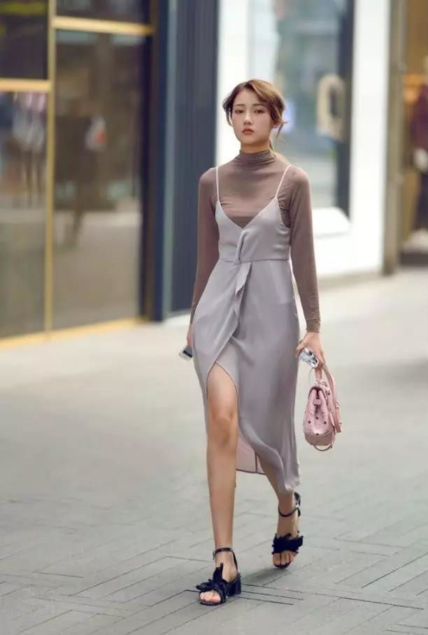 多姿|街拍：长相婀娜，身材俏丽多姿，时尚性感的小姐姐们！