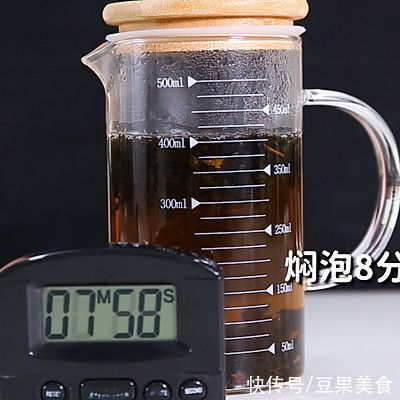 焦糖烤奶的做法，「暴小兔茶饮」免费奶茶教程