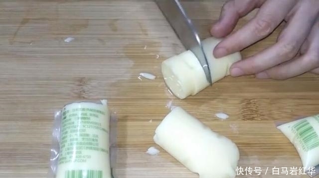 鸡蛋豆腐蒸肉末,简单蒸一下鲜嫩入味,大人小孩都爱吃