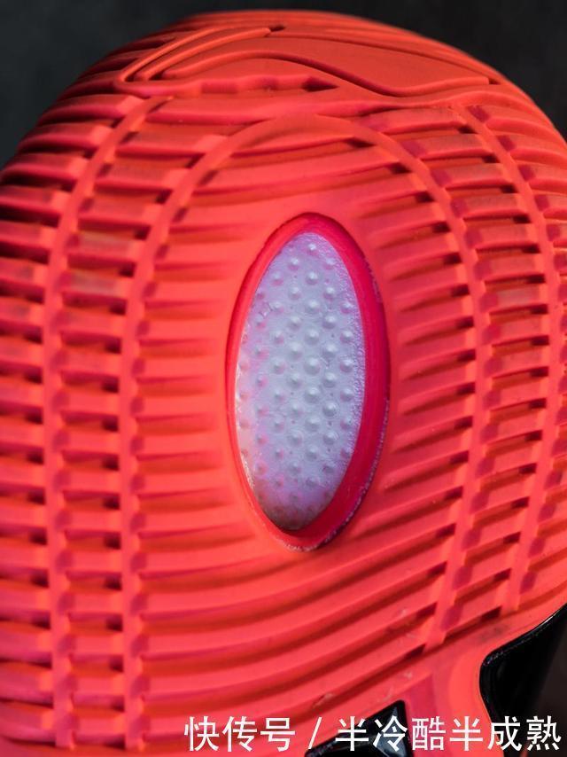 缓震黑科技+超高性价比!球场上就该穿这样的鞋