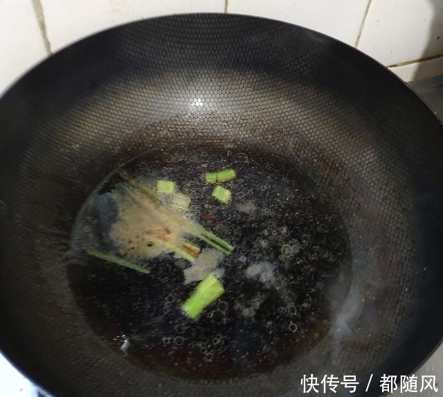 鲈鱼|想吃鱼没有时间做,馋鱼香不会做,试试家常清蒸鲈鱼,就能满足你