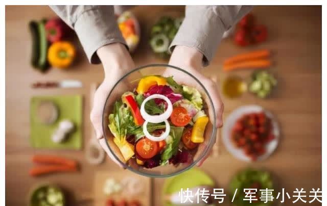 身高|轻壹健康:“初潮”来临,身高还能长吗?关于长高家长记住3点