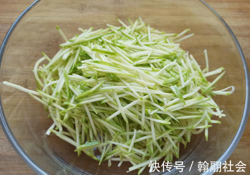 年夜饭精选6道凉拌菜,做法简单,清口解腻,端上桌一会儿就光盘