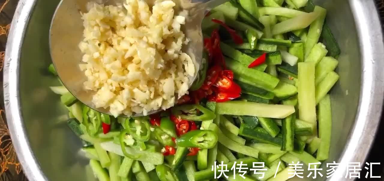 咸菜萝卜的做法，香辣味美清脆爽口，许久不吃都不习惯