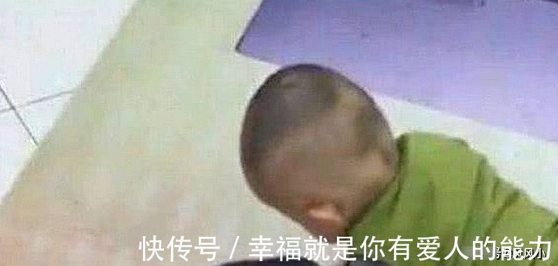孩子|儿子在超市地上趴着不起来,知道原因后,爸爸瞬间泪目