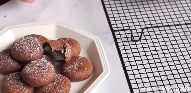 软心巧克力曲奇,麻薯爆浆拉丝粘糯浓香零食中的李奎妹妹