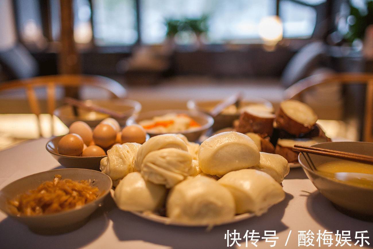 改造|2年砸下50万,他将土房改造成豪宅,见到雪中的庭院,我哭了