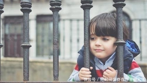 情商|幼儿园老师直言：这4种孩子容易被孤立，其中3种是因为情商低