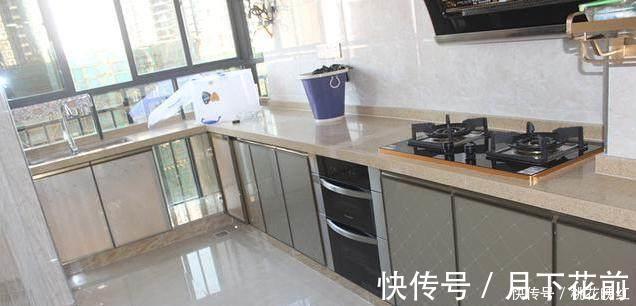 衣帽间|在客厅砌了半堵墙,亲戚朋友没一个支持的,如今装完全闭嘴了!