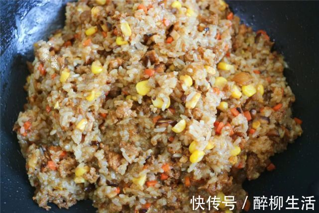 早餐孩子点名要吃它，做法比饺子简单，一锅蒸33个，凉了也好吃