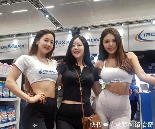 女性 紧身打底裤将女性的身材展现的更加的完美,具有很好视觉冲击力