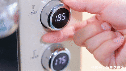 不用面包机,不用手揉,简单2步就能做好面包!