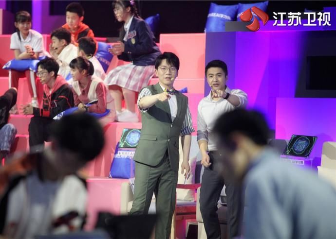 少年们|《超脑少年团》抵达“逆行力之星” 选手互放“狠话”火药味足