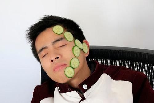 一天当中，哪个时间最适合护肤？选对黄金时间，护肤效果绝佳