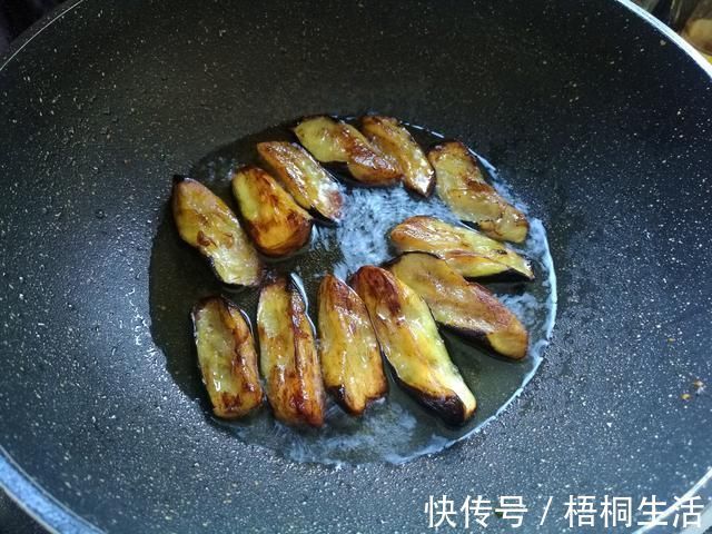 面条|烧茄子，我最喜欢这做法，少油健康，拌米饭浇面条味道绝了