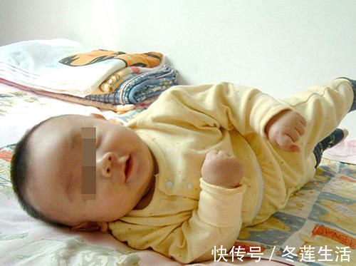 爸爸妈妈|4个月宝宝“发育标准”来了,父母快对照看看,全中的偷着笑吧