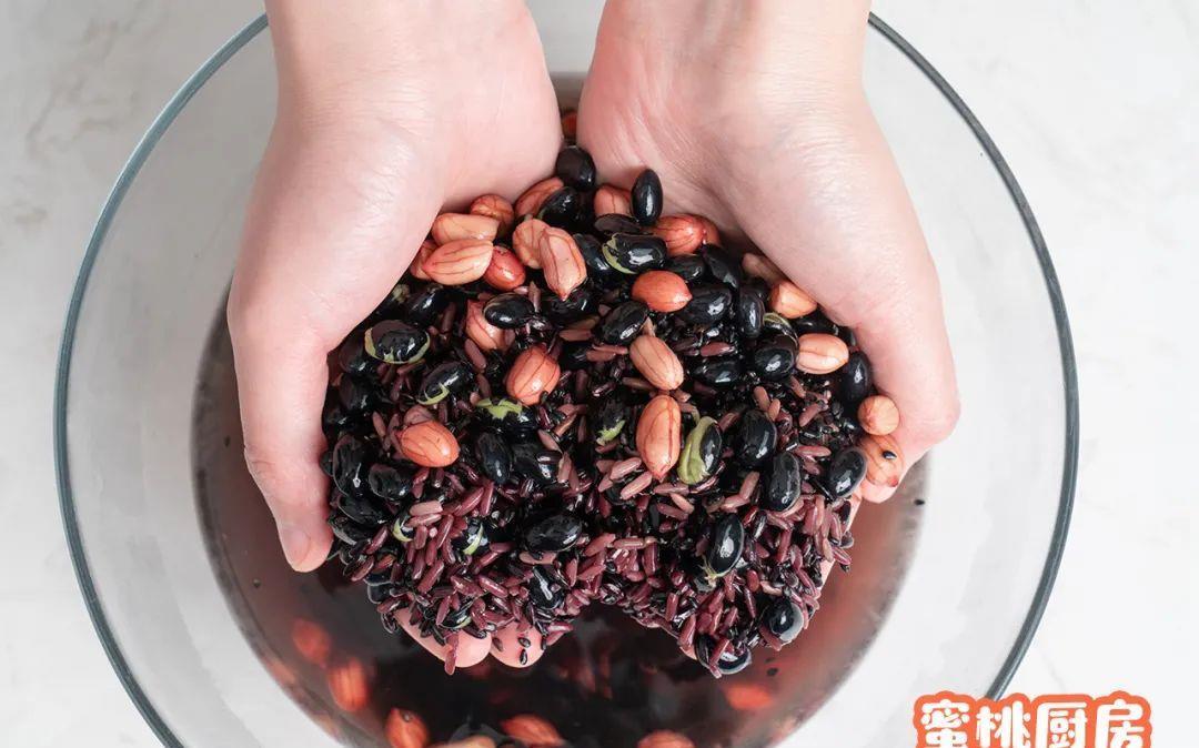 黑米|养生粥我只服它!补血养颜、头发乌黑,在家3步就搞定!