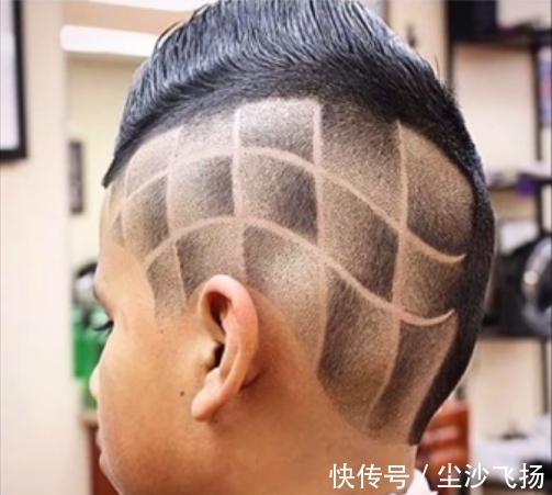 奇葩 发型师放大招创造奇葩发型,孩子见了都会哭,这是没给钱吗?