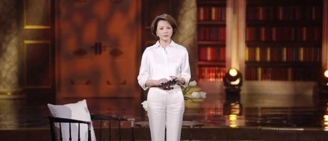 董卿朗读者3正式杀青，她公开致谢！上帝隐去录制节目已有半年